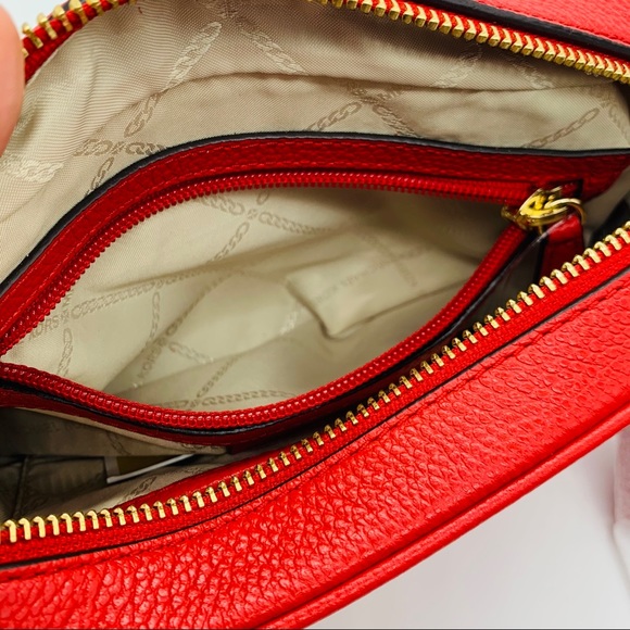 Michael Kors Jet Set Mid Camera Leather Bag - Picture 13 of 15